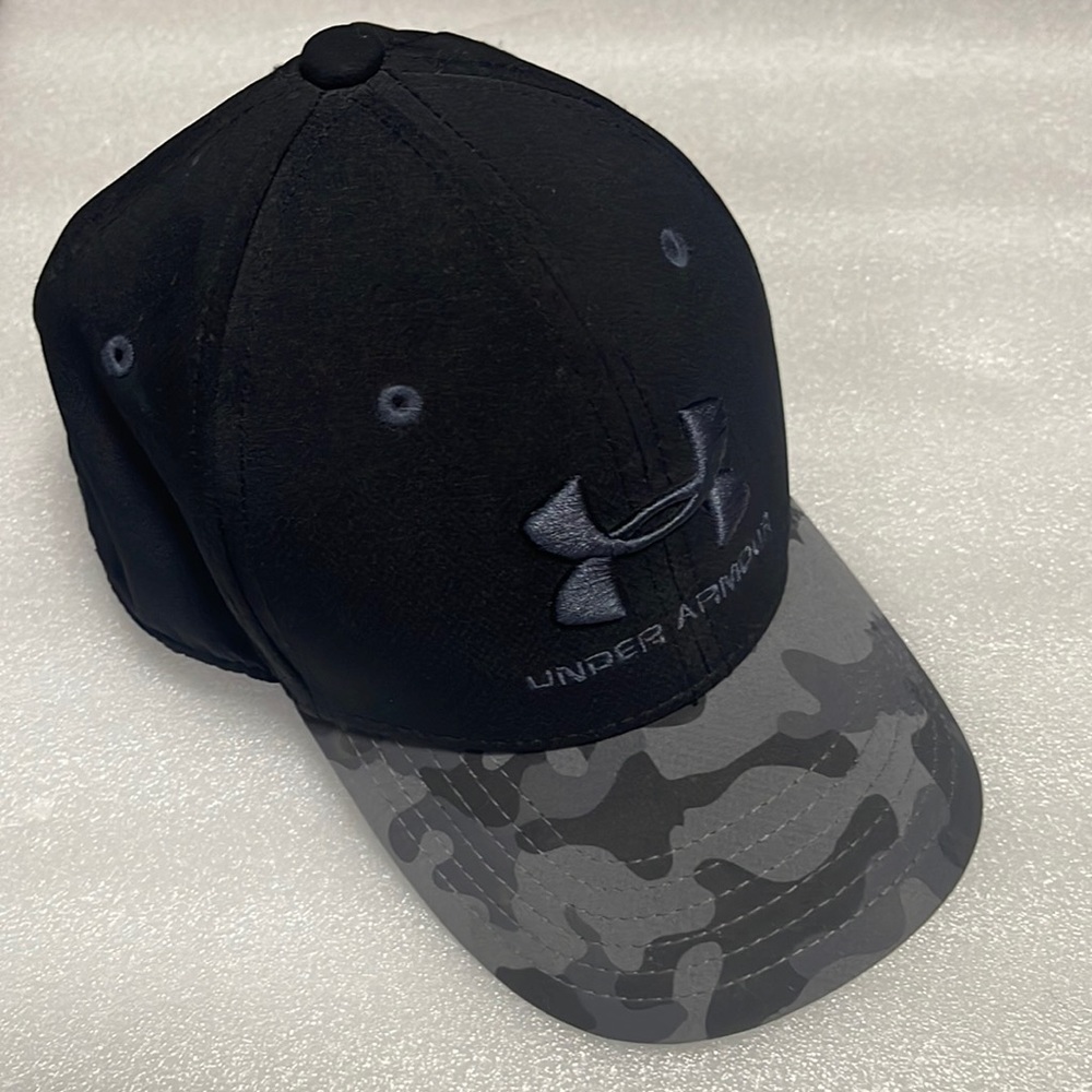 Youth Under Armour Camo fitted hat